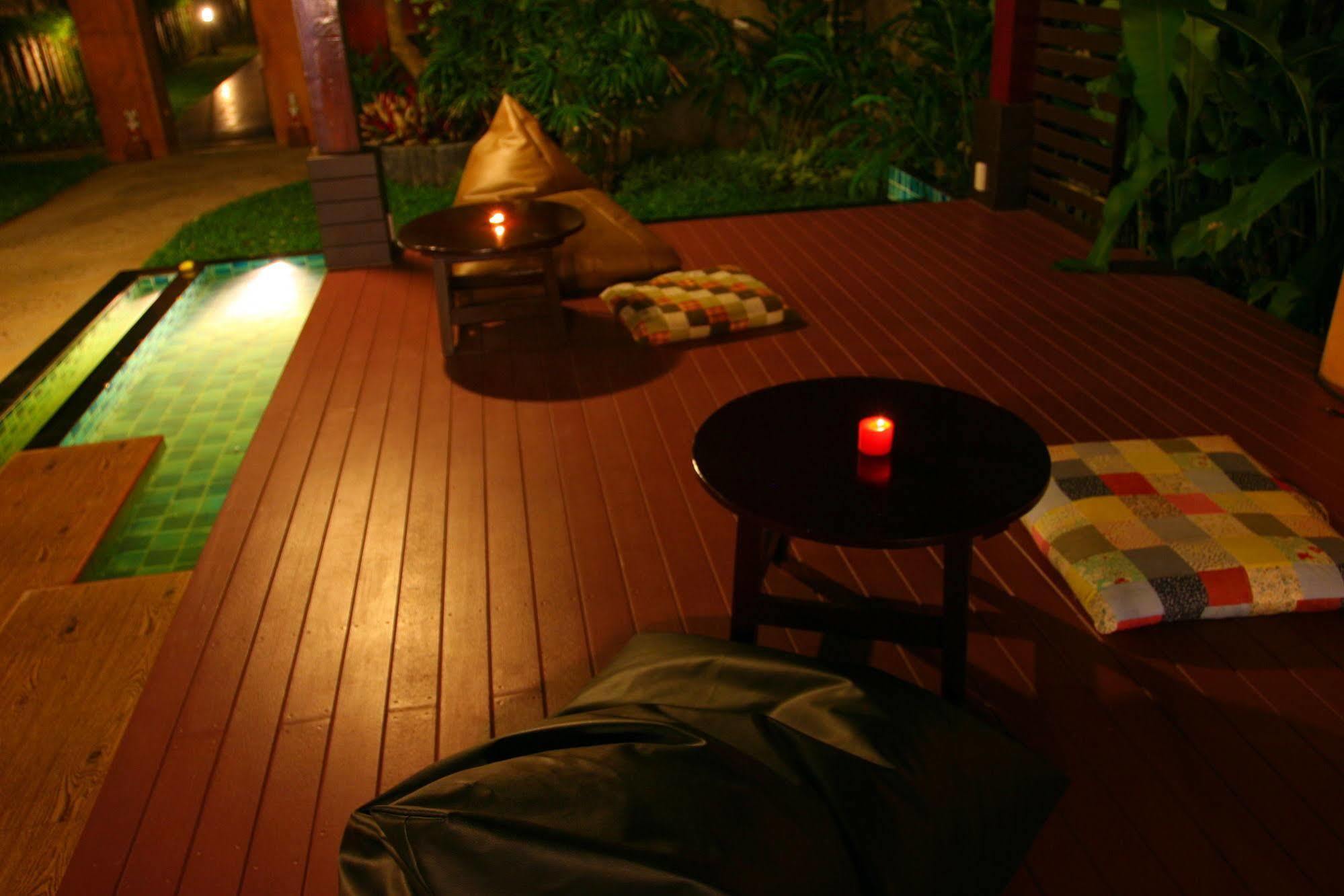 Baan Ma Feung Guesthouse Kanchanaburi City Exteriör bild